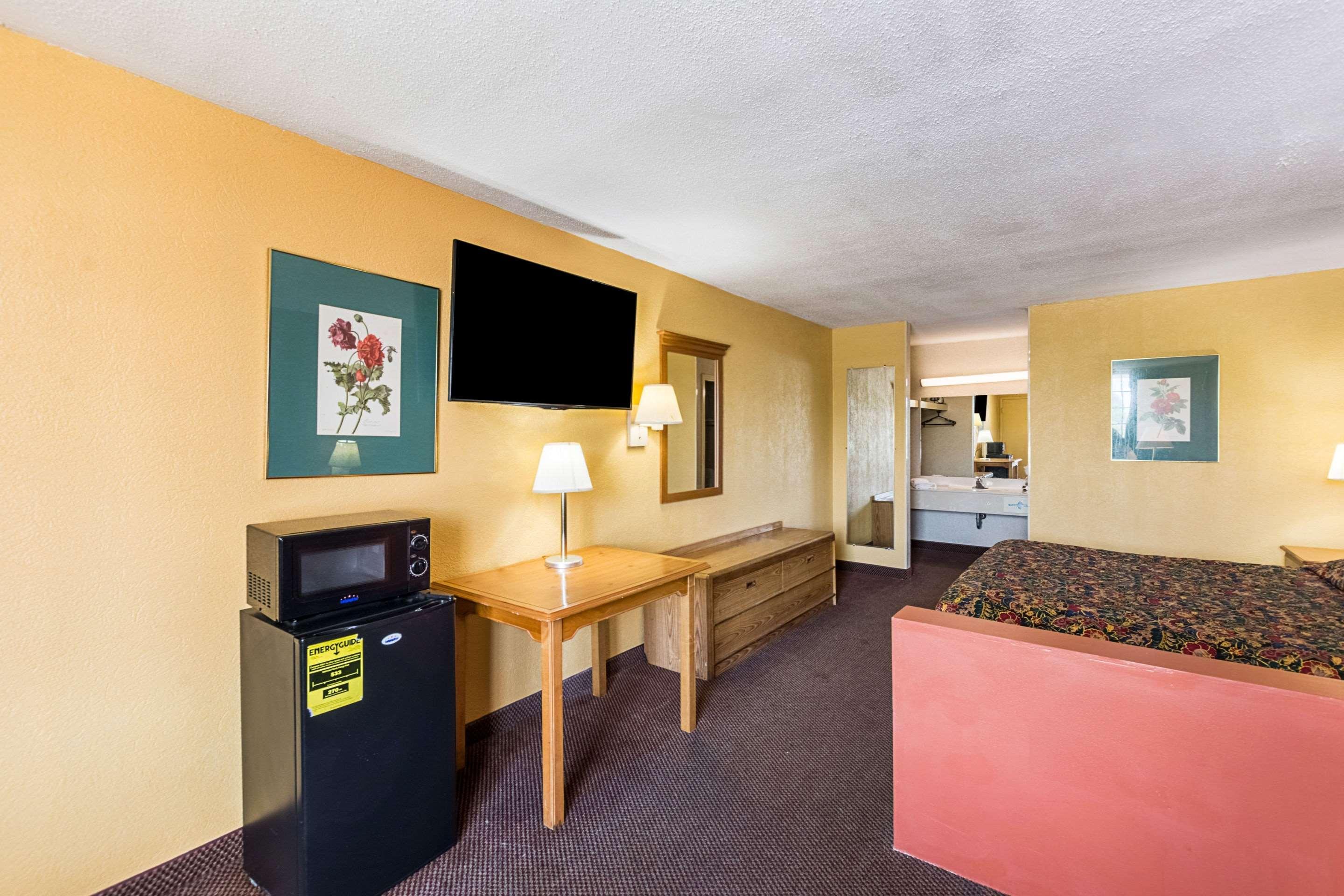 Orangeburg Inn & Suites Exterior foto